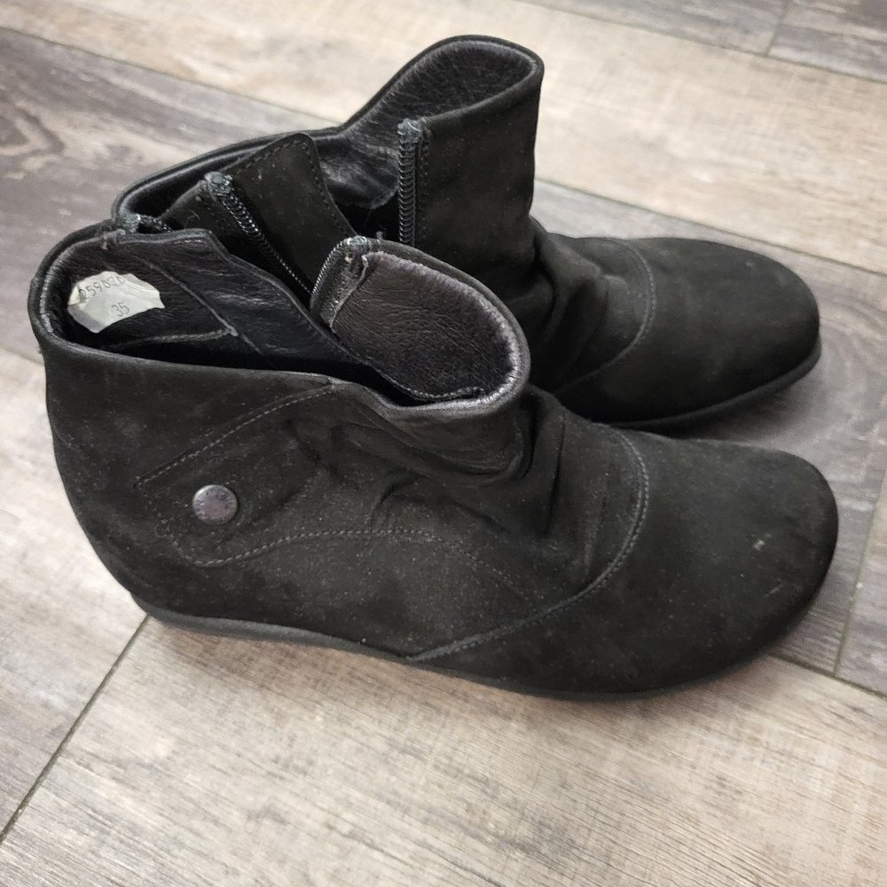 Naot Nubuck Black Suede Leather Ankle Boots size 35
